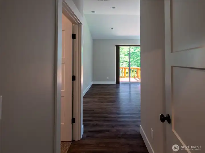 Entry to spacious master bedroom. Entry to spacious master bedroom.