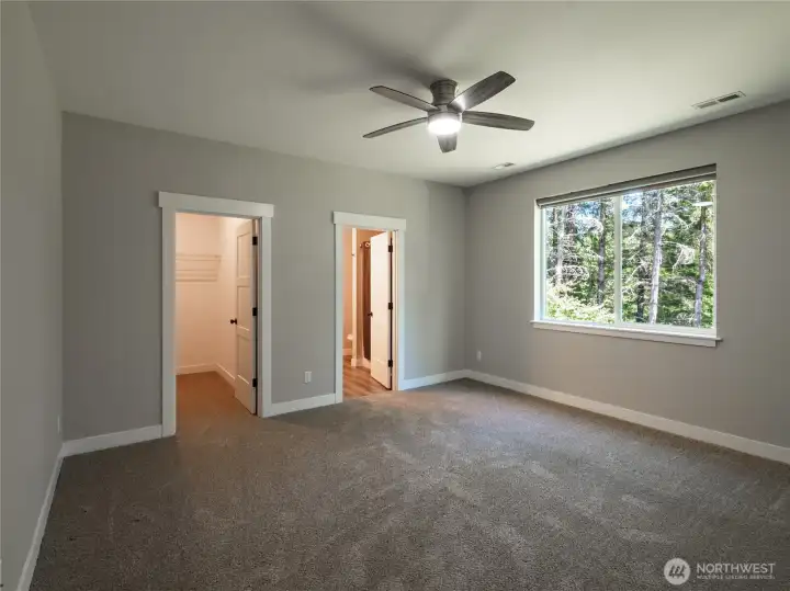 2nd master bedroom with walk-in closet & full bathroom. 2nd master bedroom with walk-in closet & full bathroom.