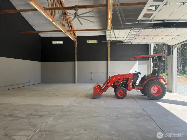 Shop is fully insulated and heated. Shop is fully insulated and heated.