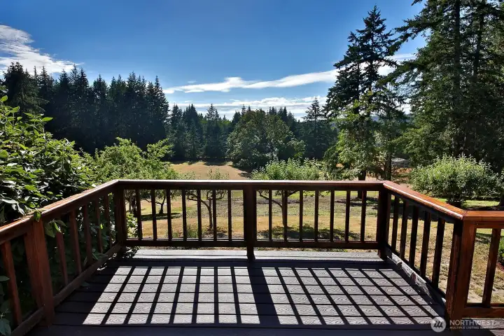 Big territorial views from main level deck.