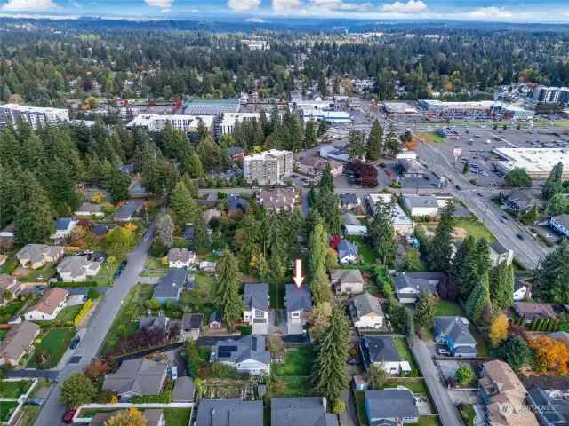Located just minutes from the stunning Richmond Beach and the renowned Kings Schools, this home offers both the tranquility of suburban living and the convenience of being close to top amenities.