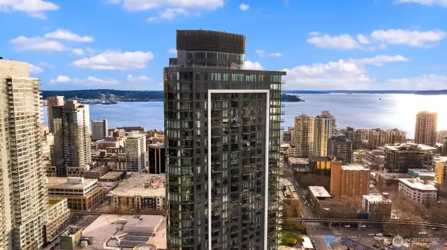 31st floor, furnished western facing unit.