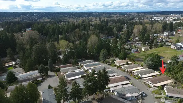 The home is on the bottom right -- showing its beautiful surroundings in Federal Way!