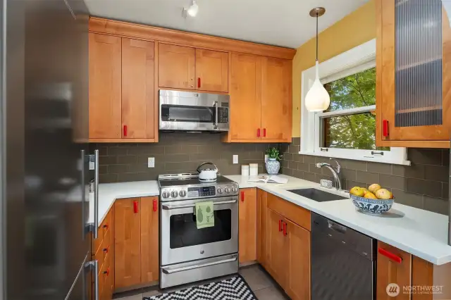 The seller remodeled the kitchen and bathroom in 2012-2013 with Gaspar's Construction.
