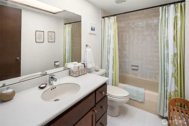 Shared upper level bath