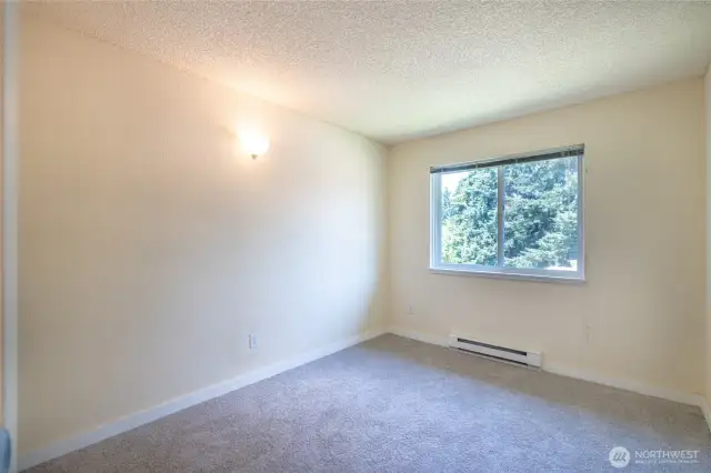 Second bedroom.