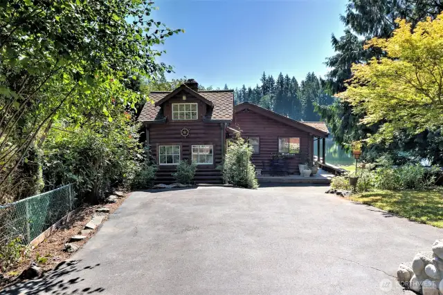 Studio and main cabin.