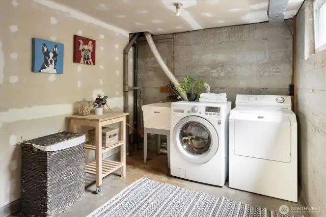 The huge laundry room adds storage and update possibilities.