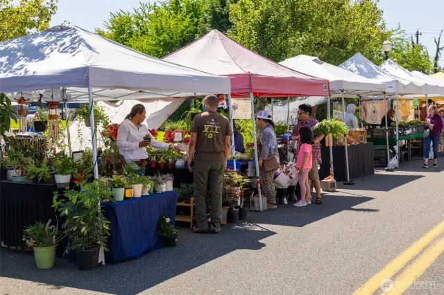 Walking distance to downtown Burien, the weekly Farmer’s Market, and all the vibrant local amenities the area has to offer