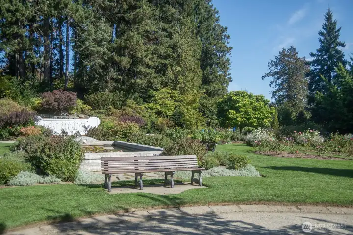 Walk to the Rose Garden!