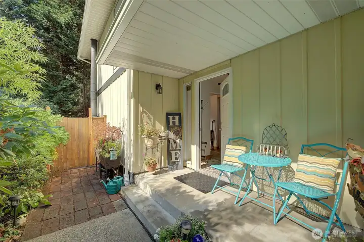 Quiet and peaceful porch area and entrance to home