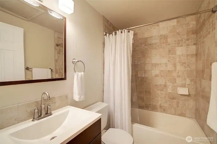 Full bath off primary suite.