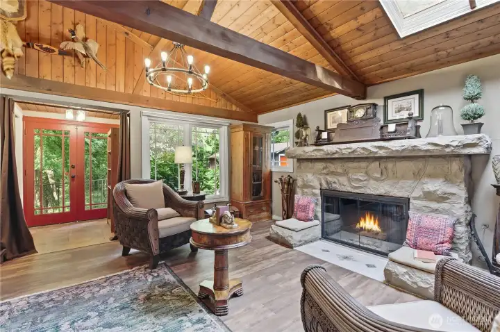 The moment you step inside you know you've found it!  A rustic sanctuary wrapped in wilderness but so close to all conveniences.