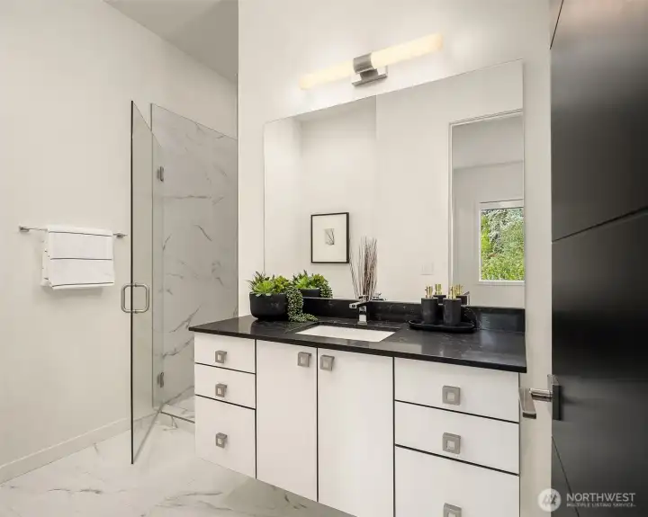 Main level en-suite bathroom off the guest suite