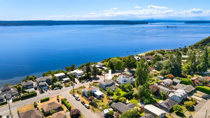 Located on coveted Marine View Dr, you can easily see why people love this stretch so much.