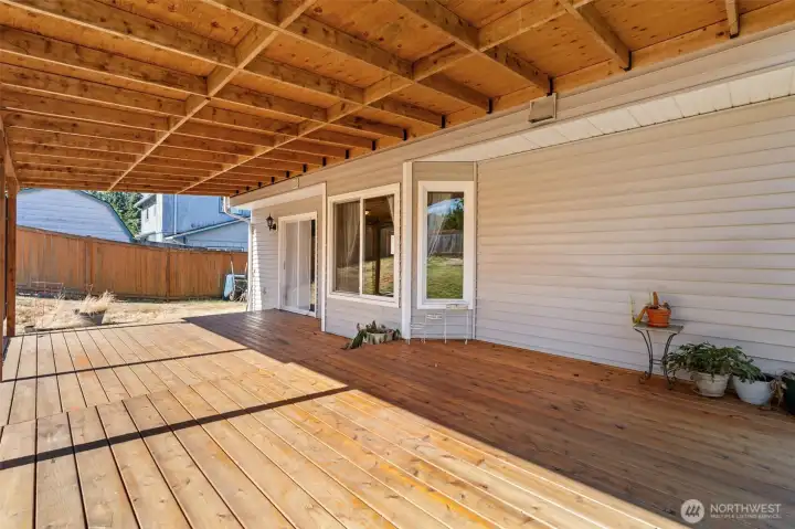 Spacious deck and awning