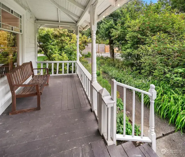 Farmhouse covered porch