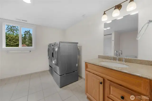 Laundry & full bath