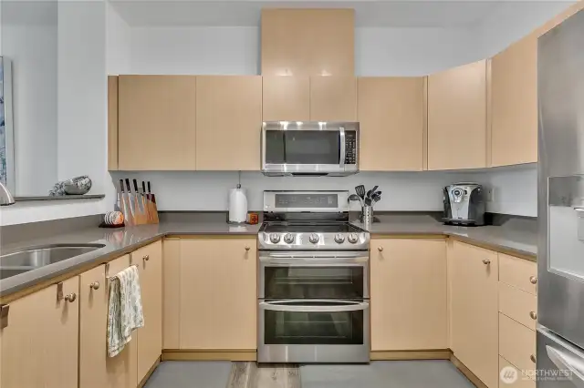 Lots of counter and cabinet space.