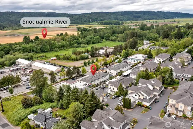 Nearby access to the scenic Snoqualmie Trail.