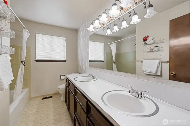 Upstairs full bath
