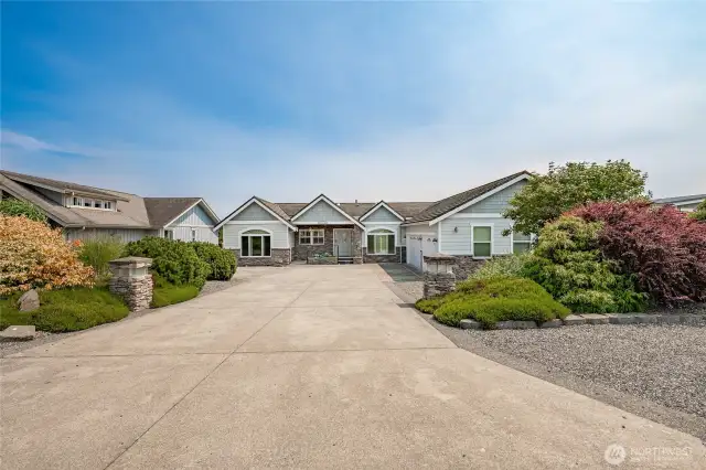 Estate Sale, 5 bedrooms, 3.5 baths, 3 car garage. Natural gas with forced duel furnaces with air conditioning.