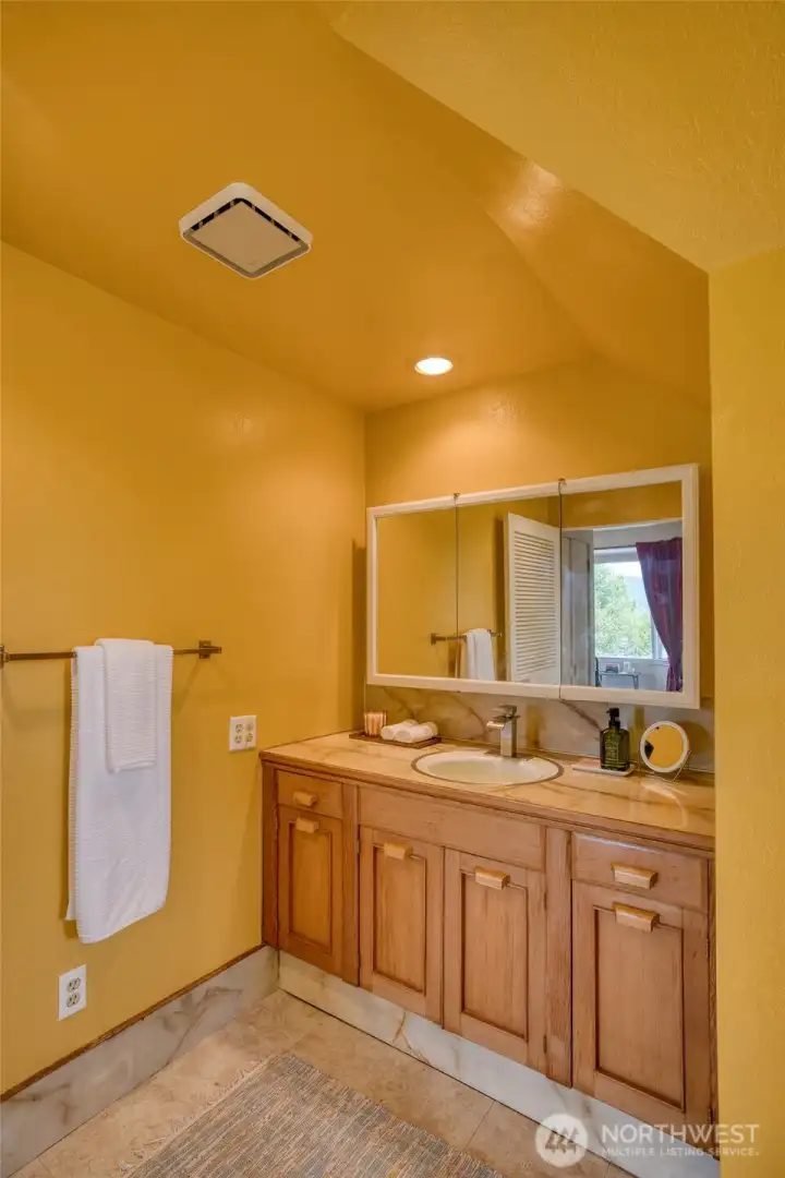 Primary bath