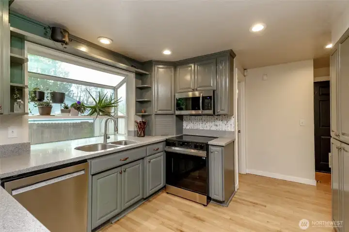 All appliances stay!