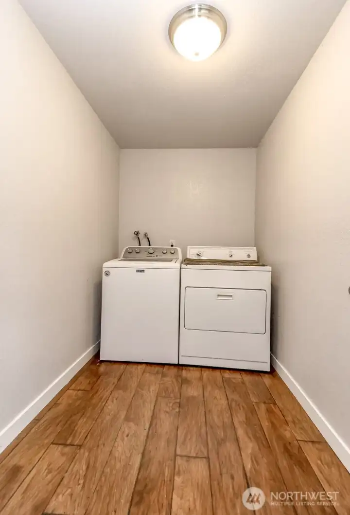 Washer and dryer stay + are conveniently located on the upper level!