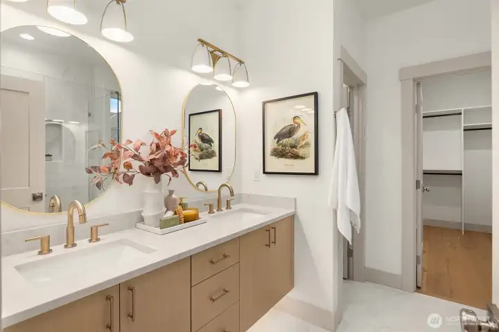 Ensuite primary bath