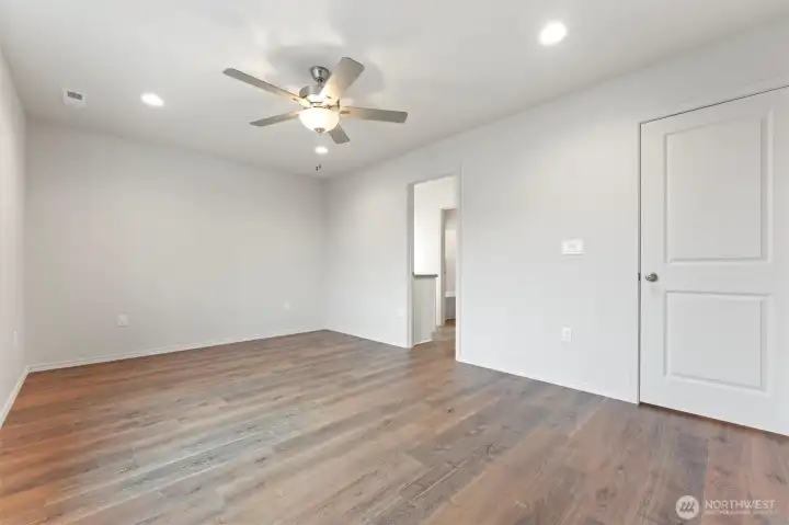 Photo of previously built home. Home may feature additional upgrades not available. Photos/build my vary.