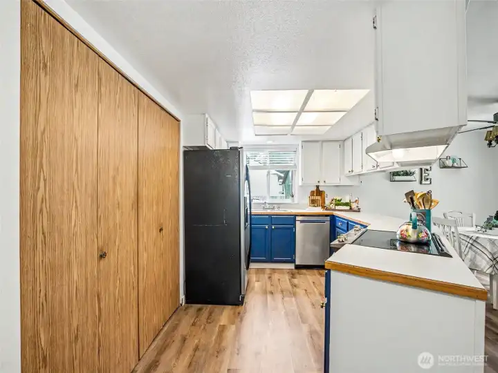 Kitchen/Laundry