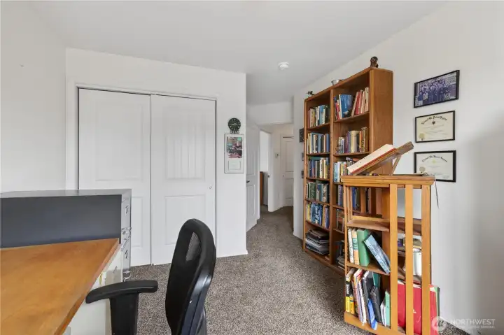 Bedroom 2/Office