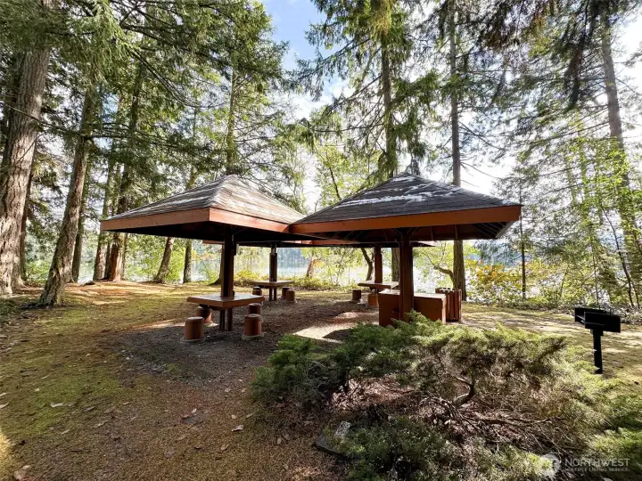Enjoy the Water, Grill, & Picnic in Your Own Peaceful Community!