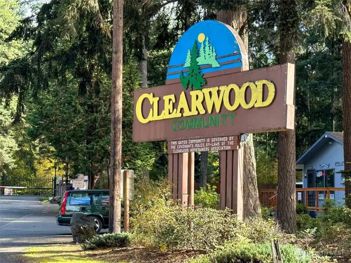 Escape to Your Own PNW Get-a-way! A Handy Convenience Store at the Entry & Restaurants, Shopping, Movie Theater, & Amenities in the Heart of Yelm Just 20 Mins Away!