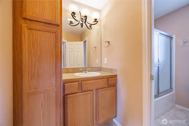 Guest Bathroom Guest Bathroom