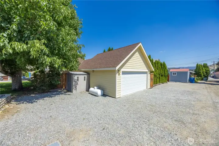 2 Car Garage 2 Car Garage
