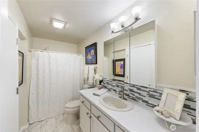 Guest bath with laundry