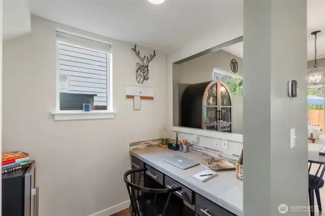 Built-in office nook