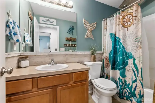 Full Bathroom 2