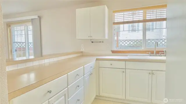 light & Bright kitchen