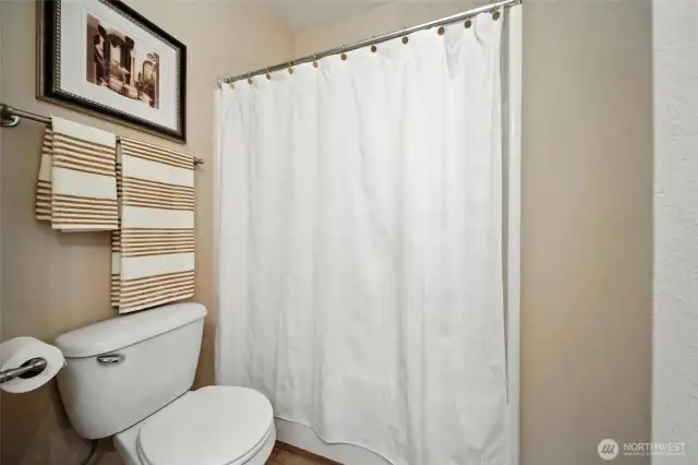 2nd Bathroom