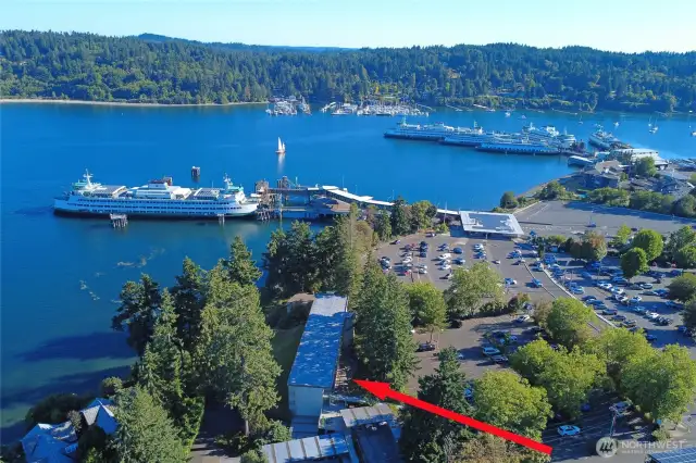 Shows quick access to ferry and town