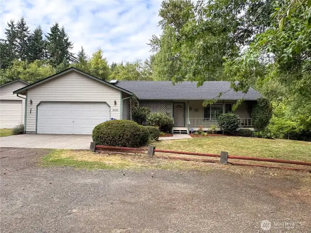 Don’t let this Johnson Point retreat slip away—make it yours today!