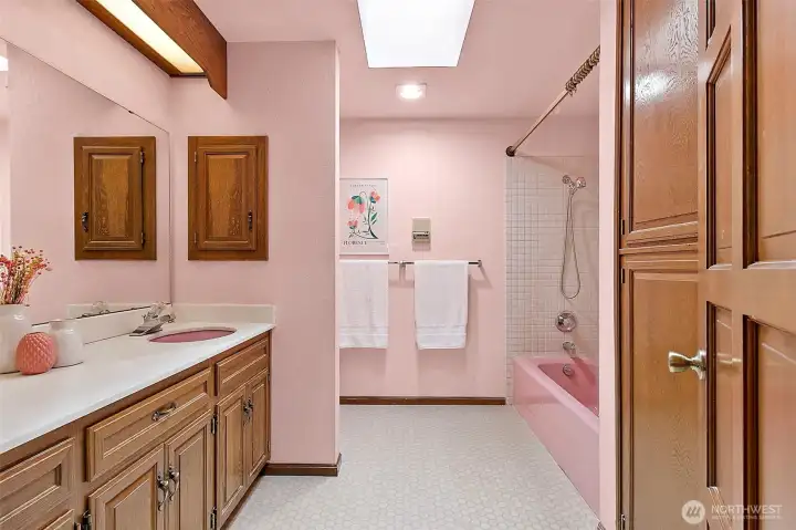 Pink bathroom - yes please!