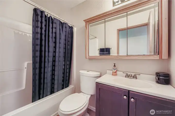 Full bath upstairs