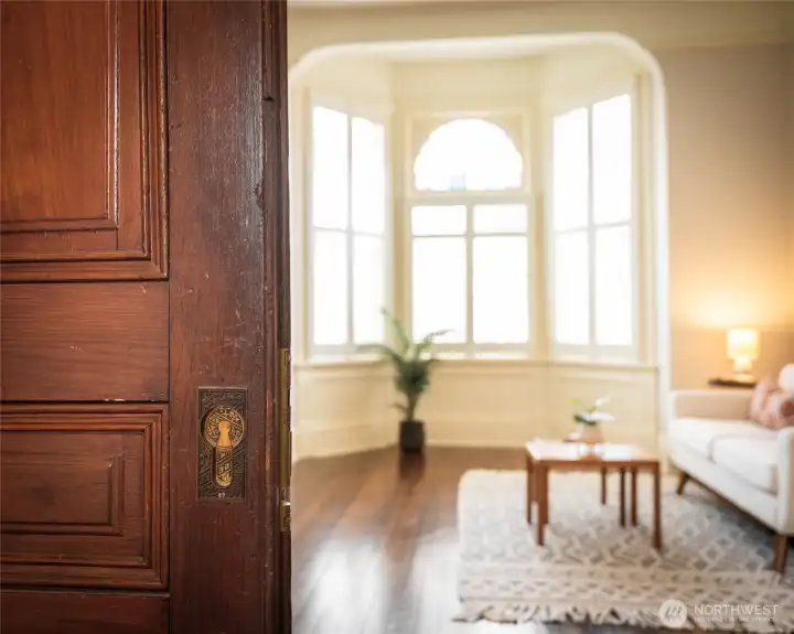 Sliding pockets doors between living and dining rooms
