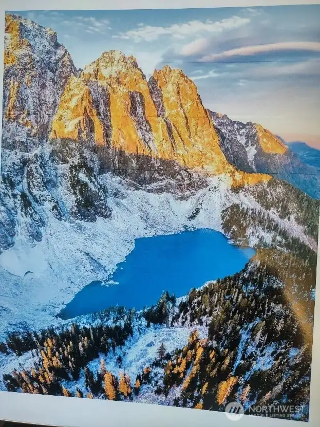 Enjoy close proximity to hiking, alpine lakes, Index climbing wall and stevens pass.