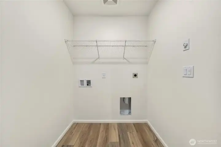 DISCLAIMER:PHOTOS ARE INFORMATIONAL PURPOSES ONLY. Photos are from another Sutherland in community, options, upgrades, colors, and/or other features may vary