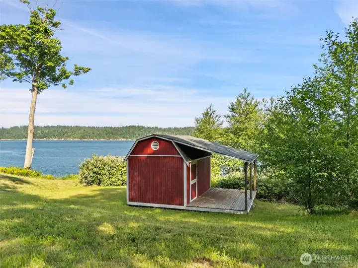 Waterfront Lot with 5 adjoining 5 acre parcel for a total of shy 6 acres plus tidelands.